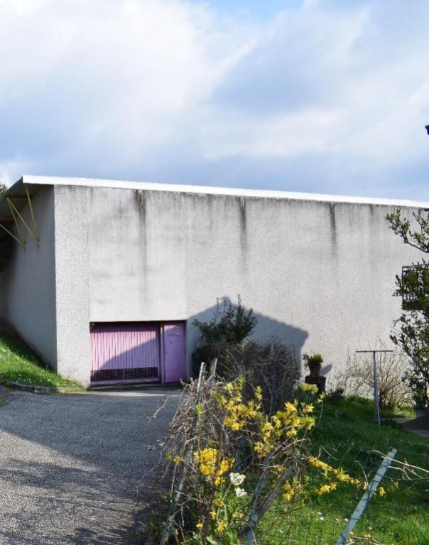 GARAGE A LOUER - LA RICAMARIE - 64 &euro; charges comprises par mois