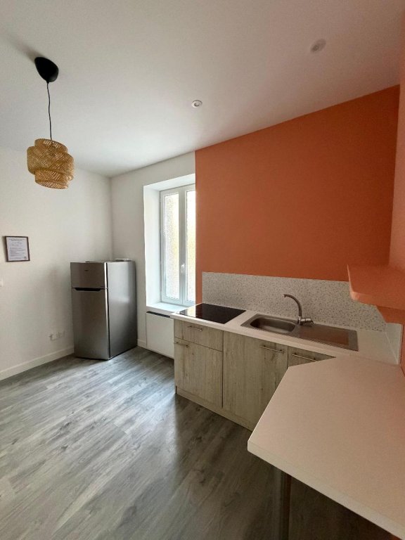 APPARTEMENT T2 A LOUER - ST ETIENNE - 28.85 m2 - 440 &euro; charges comprises par mois