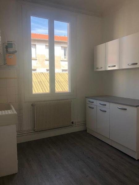 APPARTEMENT T3 A LOUER - ST ETIENNE - 63.65 m2 - 520 &euro; charges comprises par mois