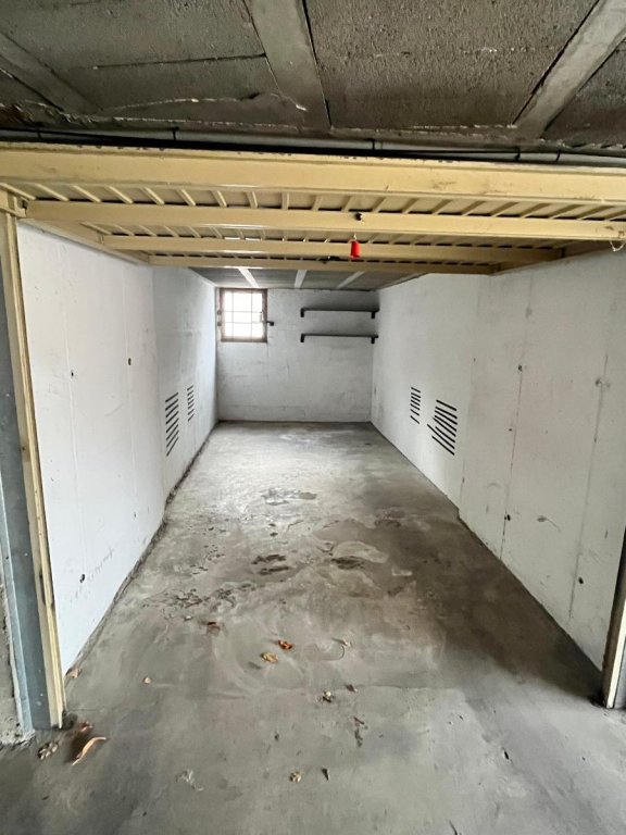 GARAGE A LOUER - ST ETIENNE - 60 &euro; charges comprises par mois