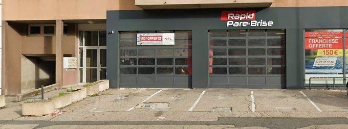 BOUTIQUE A LOUER - ST ETIENNE - 355 m2 - 3 000 &euro; HC par mois