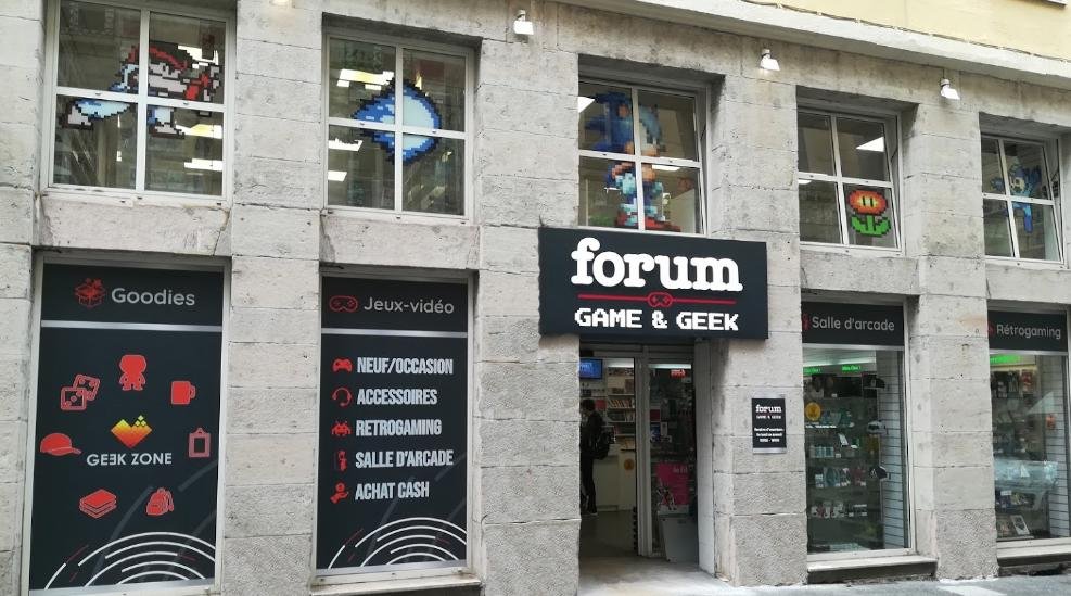 BOUTIQUE A LOUER - ST ETIENNE - 155 m2 - 1 400 &euro; HC par mois