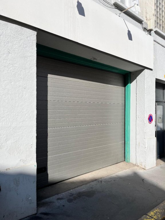 BOUTIQUE A LOUER - ST ETIENNE - 400 m2 - 950 &euro; HC par mois