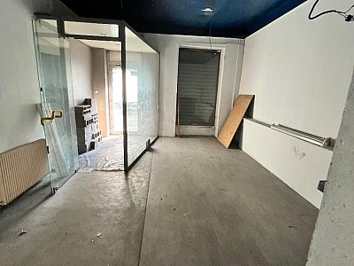 BOUTIQUE A LOUER - ST ETIENNE - 400 m2 - 950 € HC par mois