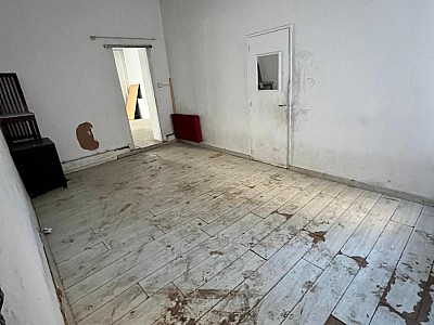 BOUTIQUE A LOUER - ST ETIENNE - 400 m2 - 950 € HC par mois