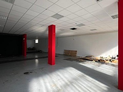 BOUTIQUE A LOUER - ST ETIENNE - 355 m2 - 3 000 € HC par mois
