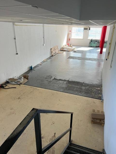 BOUTIQUE A LOUER - ST ETIENNE - 355 m2 - 3 000 &euro; HC par mois