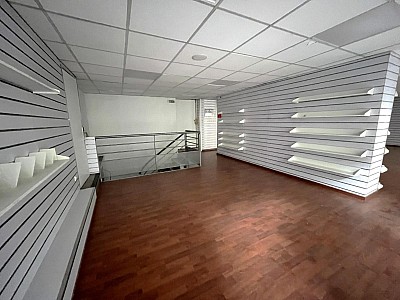 BOUTIQUE A LOUER - ST ETIENNE - 155 m2 - 1 400 € HC par mois