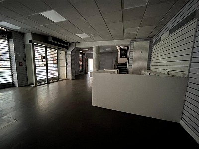 BOUTIQUE A LOUER - ST ETIENNE - 155 m2 - 1 400 € HC par mois