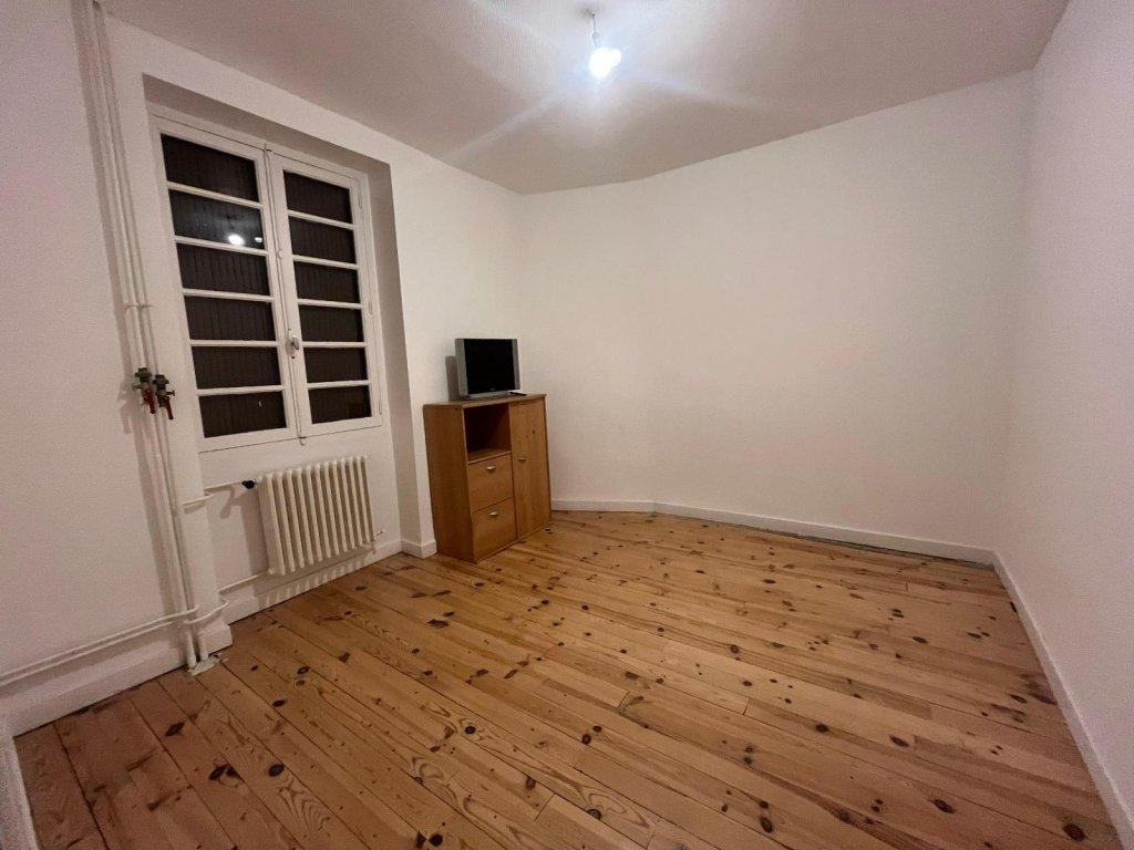 IMMEUBLE A VENDRE - ST MAURICE EN GOURGOIS - 250 000 &euro;