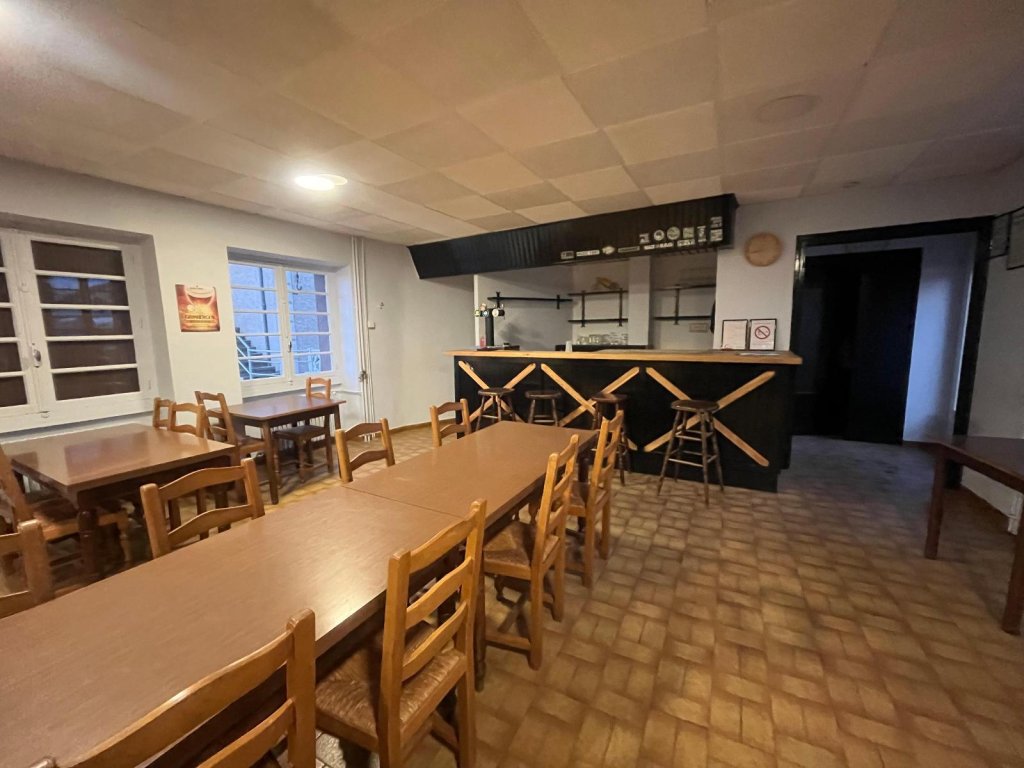 IMMEUBLE A VENDRE - ST MAURICE EN GOURGOIS - 250 000 &euro;