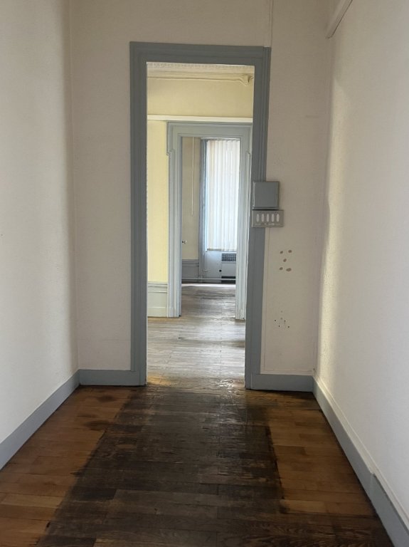 Local commercial / professionnel / appartement A VENDRE - ST ETIENNE centre ville - 174.44 m2 - 145 000 &euro; 