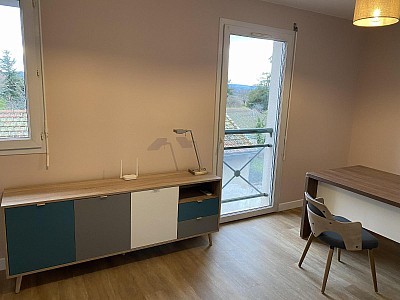 LOCAL D ACTIVITE A LOUER - VEAUCHE - 66.5 m2 - 520 &euro; HC par mois