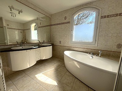 MAISON A VENDRE - ST ETIENNE - 163.67 m2 - 520 000 €