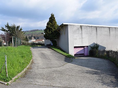 PARKING EXTERIEUR A LOUER - LA RICAMARIE - 64 &euro; charges comprises par mois