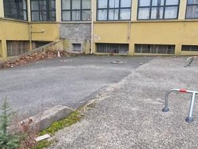 PARKING EXTERIEUR A LOUER - ST ETIENNE - 50 &euro; charges comprises par mois
