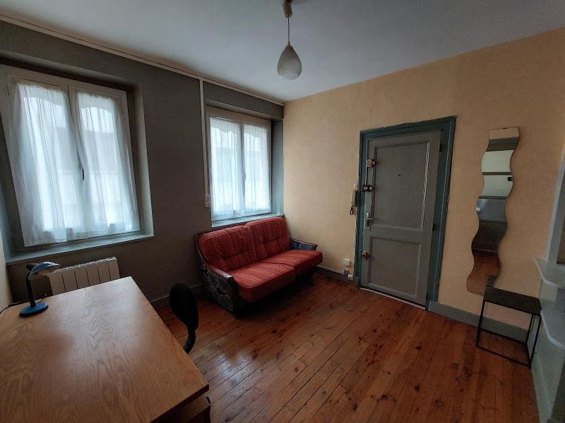 STUDIO A LOUER - ST ETIENNE - 36.75 m2 - 394,36 &euro; charges comprises par mois