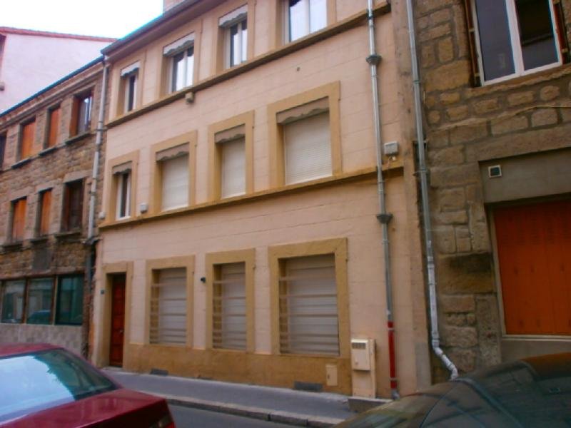 STUDIO A LOUER - ST ETIENNE - 36.75 m2 - 394,36 &euro; charges comprises par mois