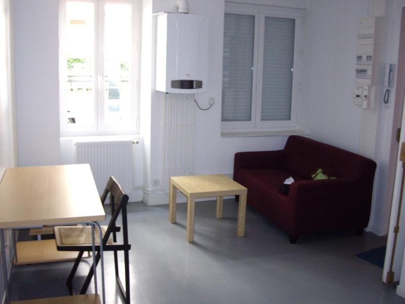 STUDIO A LOUER - ST ETIENNE - 33 m2 - 335 &euro; charges comprises par mois