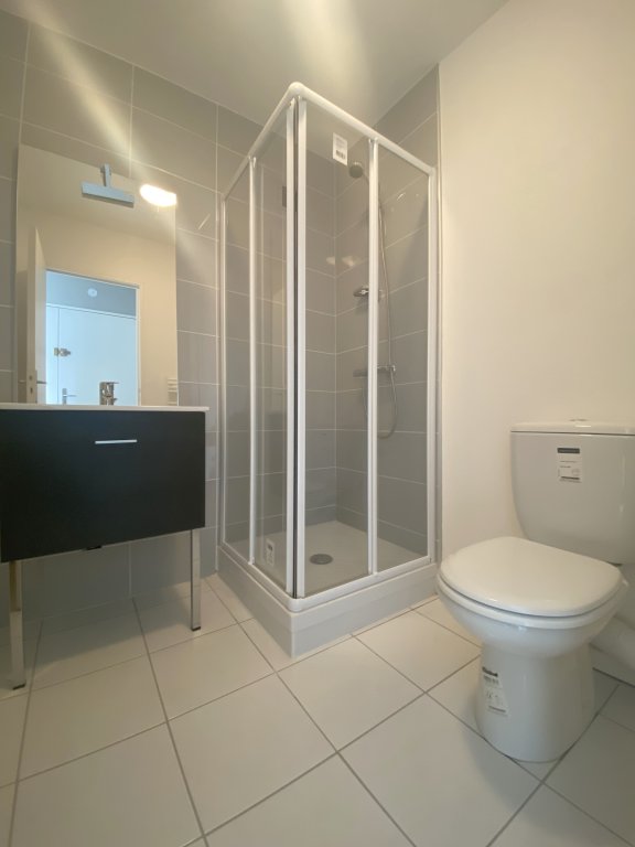 STUDIO A LOUER - ST ETIENNE - 27.6 m2 - 350 &euro; charges comprises par mois
