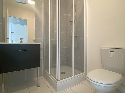 STUDIO A LOUER - ST ETIENNE - 27.6 m2 - 350 € charges comprises par mois