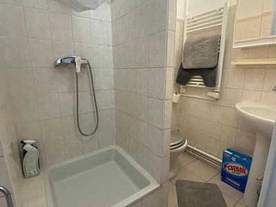 STUDIO A LOUER - ST ETIENNE - 23.57 m2 - 380 € charges comprises par mois