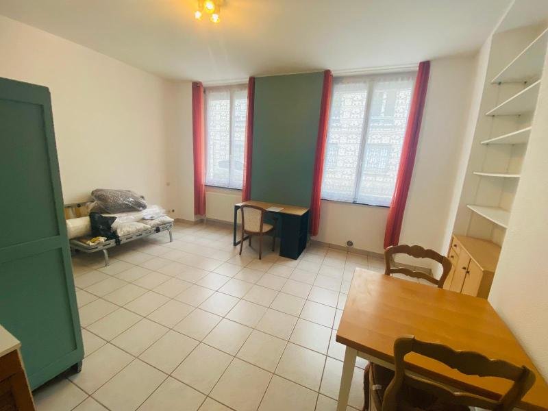 STUDIO A LOUER - ST ETIENNE - 25.74 m2 - 340 &euro; charges comprises par mois