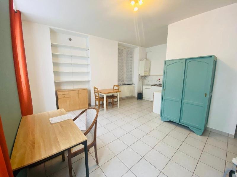 STUDIO A LOUER - ST ETIENNE - 25.74 m2 - 340 &euro; charges comprises par mois
