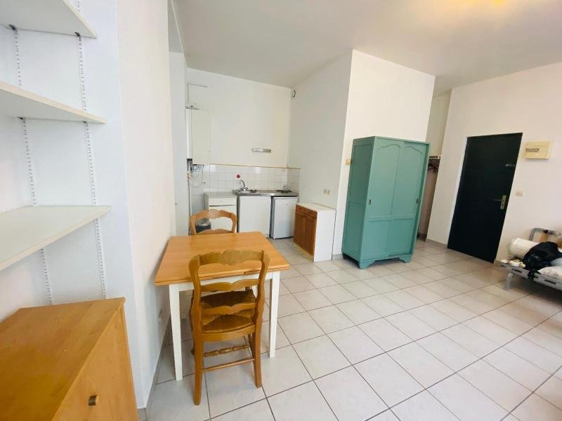 STUDIO A LOUER - ST ETIENNE - 25.74 m2 - 340 &euro; charges comprises par mois