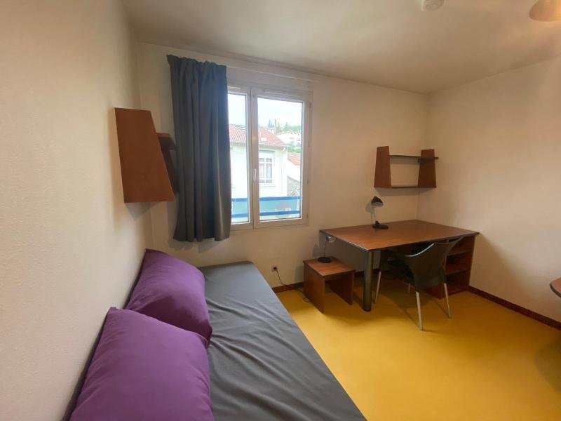 STUDIO A LOUER - ST ETIENNE - 19 m2 - 380 &euro; charges comprises par mois
