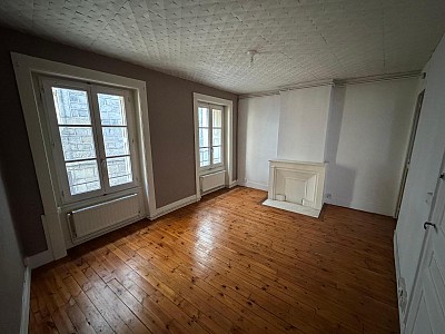 STUDIO A LOUER - ST ETIENNE - 36 m2 - 350 € charges comprises par mois
