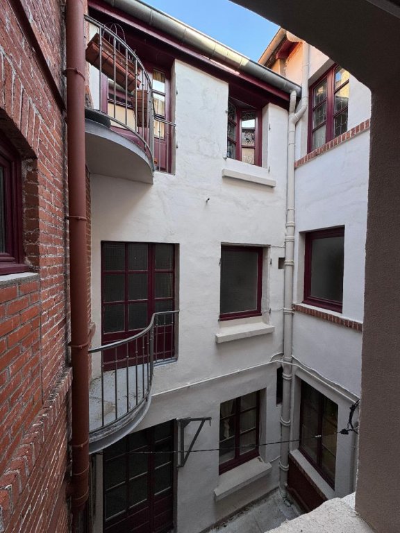 STUDIO A LOUER - ST ETIENNE - 36 m2 - 350 &euro; charges comprises par mois
