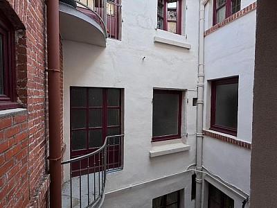 STUDIO A LOUER - ST ETIENNE - 36 m2 - 350 € charges comprises par mois