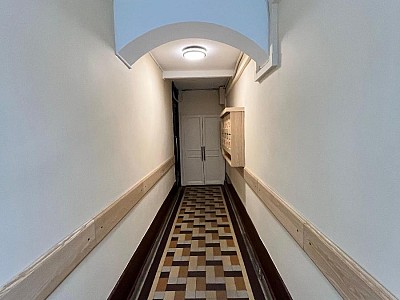 STUDIO A LOUER - ST ETIENNE - 36 m2 - 350 € charges comprises par mois