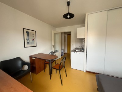 STUDIO A VENDRE - ST ETIENNE CAMPUS TREFILERIE - 17.68 m2 - 39 000 €