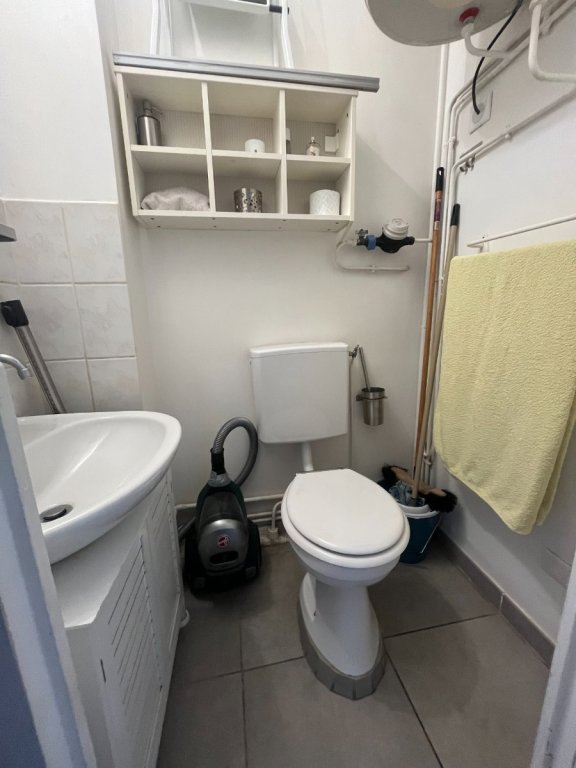 STUDIO A VENDRE - ST ETIENNE - 15.34 m2 - 39 000 &euro;