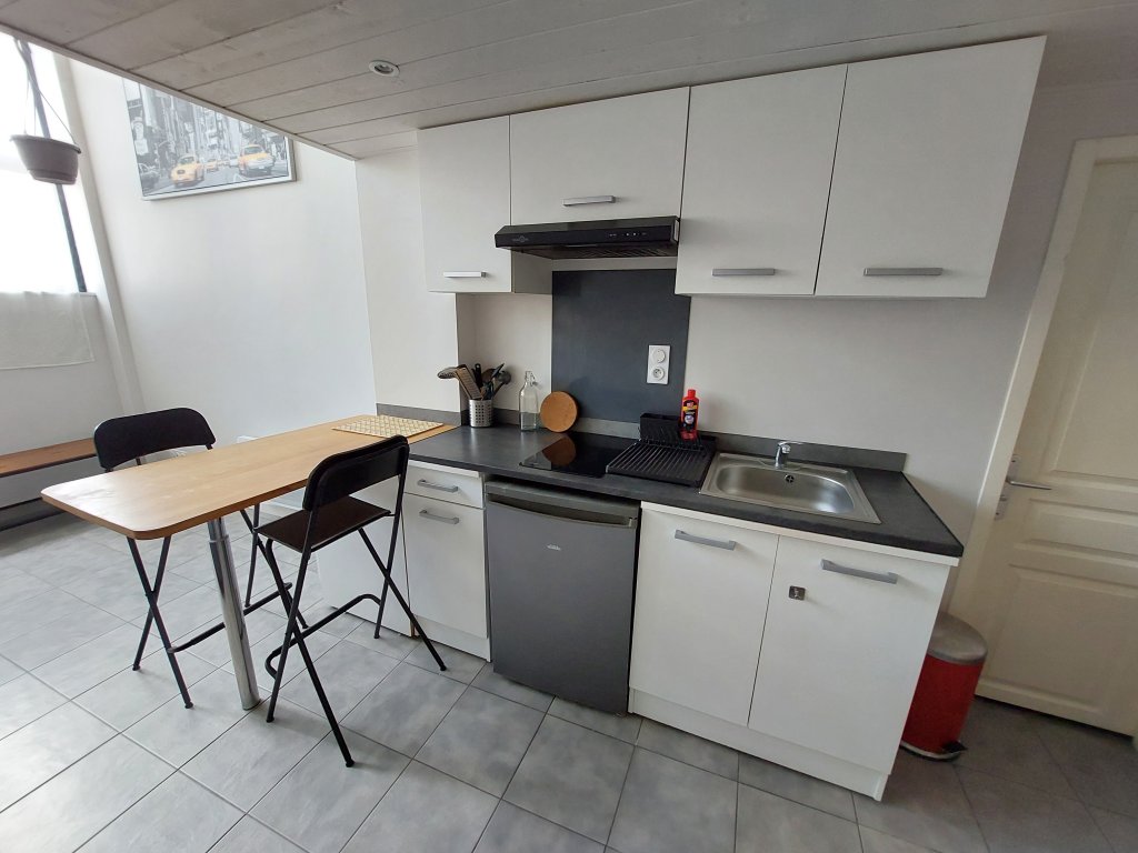 APPARTEMENT T1 A LOUER - ST ETIENNE - 36.63 m2 - 450 &euro; charges comprises par mois