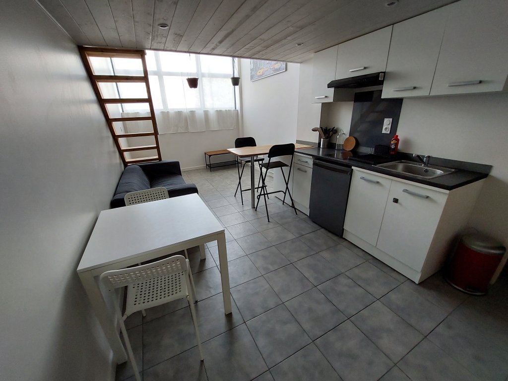 APPARTEMENT T1 A LOUER - ST ETIENNE - 36.63 m2 - 450 &euro; charges comprises par mois