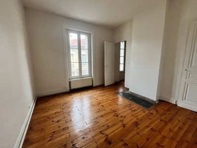 APPARTEMENT T2 A LOUER - ST ETIENNE CENTRE VILLE / CHAVANELLE - 64 m2 - 460 € charges comprises par mois
