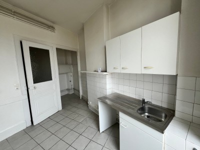 APPARTEMENT T2 A LOUER - ST ETIENNE CENTRE VILLE / CHAVANELLE - 64 m2 - 460 € charges comprises par mois
