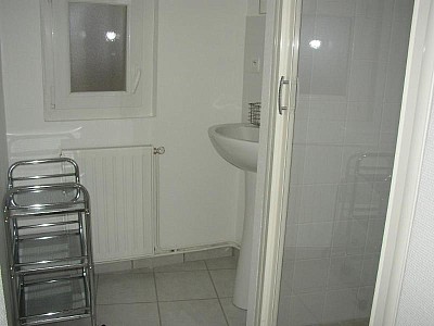 APPARTEMENT T2 A LOUER - ST ETIENNE - 51 m2 - 500,93 &euro; charges comprises par mois
