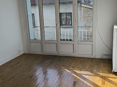 APPARTEMENT T2 A LOUER - ST ETIENNE - 40.6 m2 - 430 € charges comprises par mois