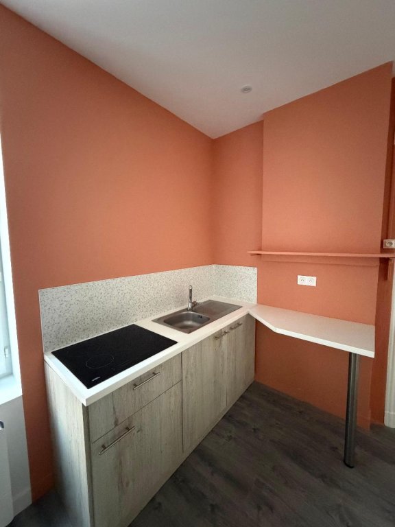 APPARTEMENT T2 A LOUER - ST ETIENNE - 28.85 m2 - 440 &euro; charges comprises par mois
