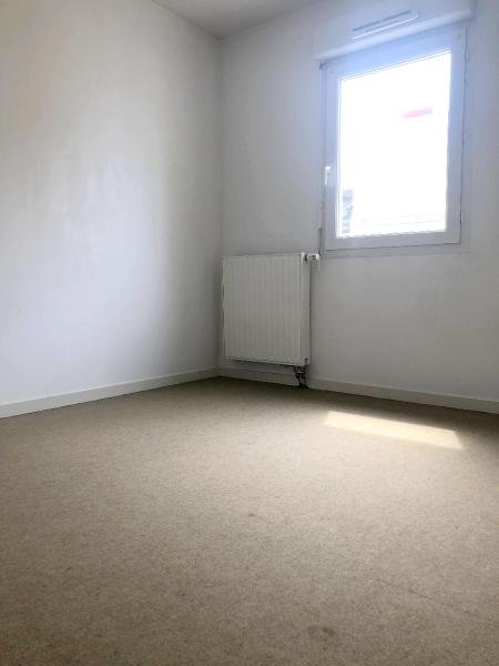 APPARTEMENT T2 A LOUER - ST ETIENNE - 32 m2 - 388,10 &euro; charges comprises par mois