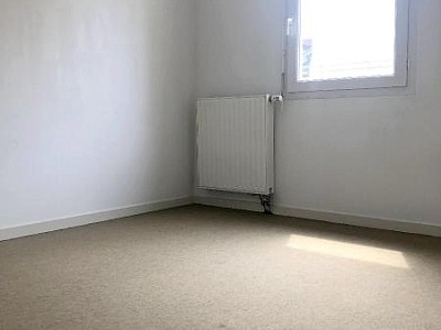 APPARTEMENT T2 A LOUER - ST ETIENNE - 32 m2 - 388,10 &euro; charges comprises par mois