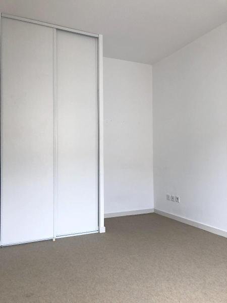 APPARTEMENT T2 A LOUER - ST ETIENNE - 32 m2 - 388,10 &euro; charges comprises par mois