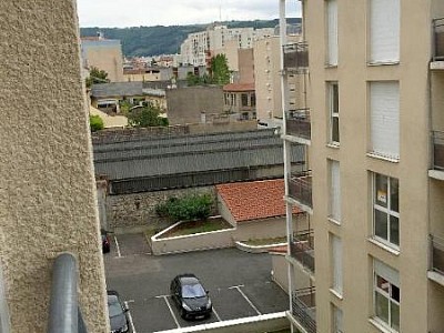 APPARTEMENT T2 A LOUER - ST ETIENNE - 32 m2 - 388,10 &euro; charges comprises par mois