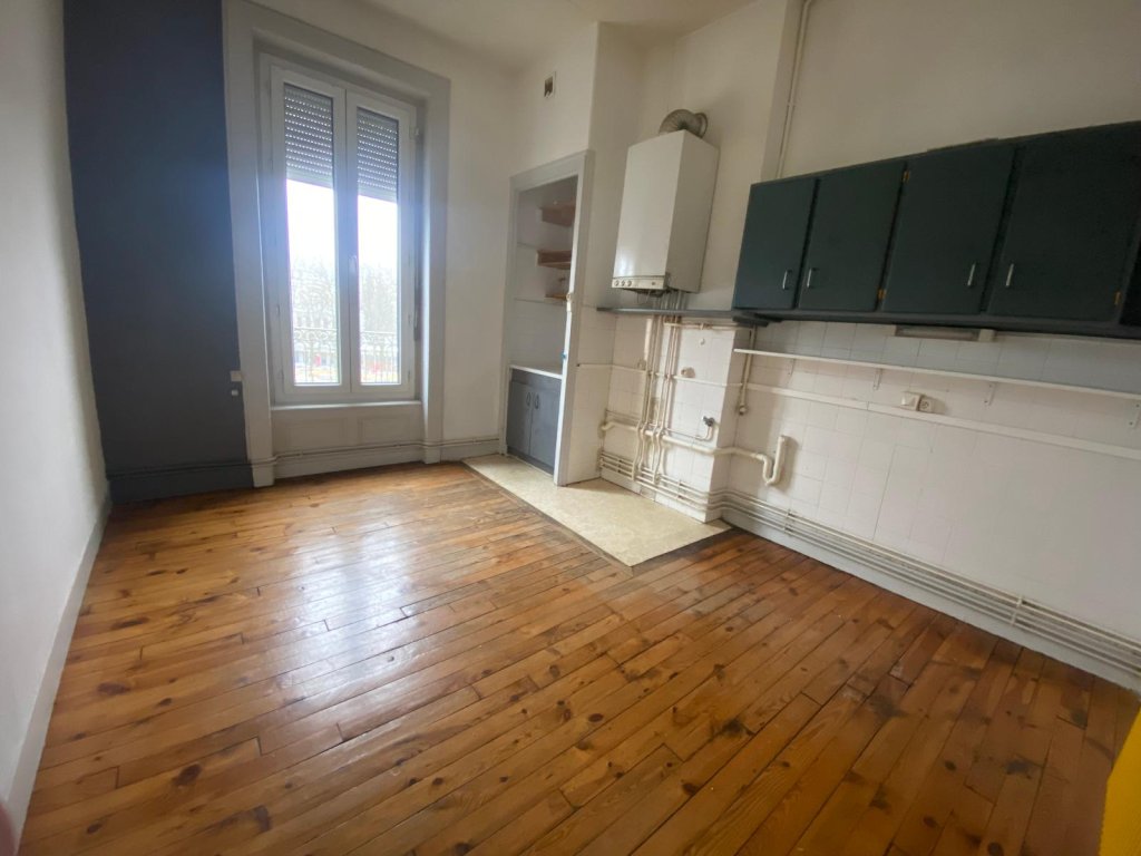 APPARTEMENT T2 A LOUER - ST ETIENNE - 53 m2 - 450 &euro; charges comprises par mois