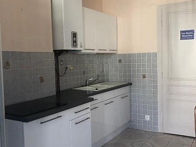 APPARTEMENT T2 A LOUER - ST ETIENNE - 47.2 m2 - 395 &euro; charges comprises par mois