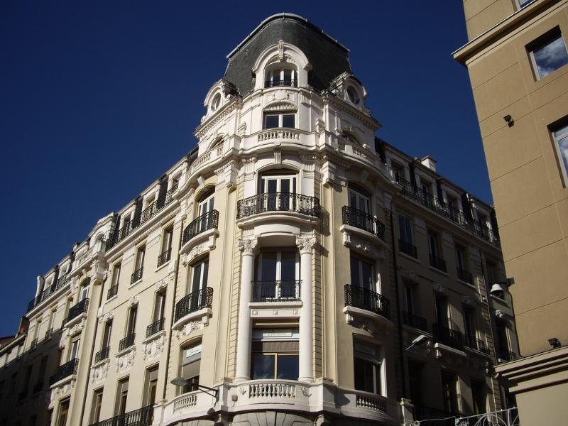APPARTEMENT T2 A LOUER - ST ETIENNE - 64 m2 - 510 &euro; charges comprises par mois